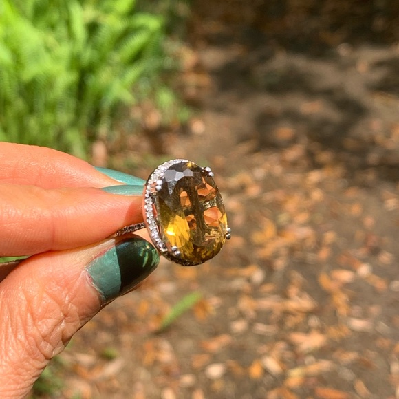 14K White Gold with 8ct Citrine and Diamonds Ring - Picture 3 of 4